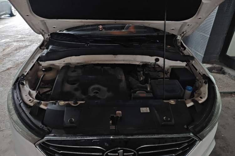 Used Bestune X40 2017 1.6L Manual Luxury Edition Engine Bay
