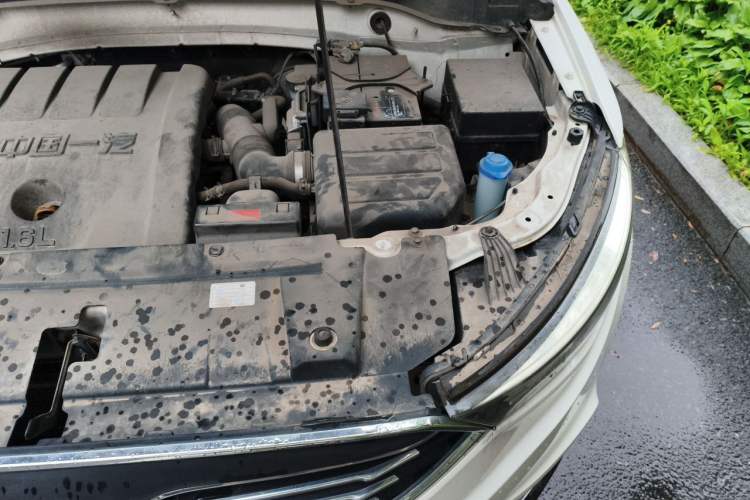Used Bestune X40 2017 1.6L Automatic Prestige Edition Engine Bay Left