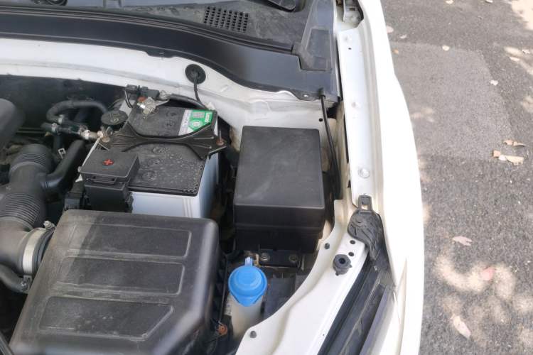 Used Bestune X40 2017 1.6L Automatic Prestige Edition Engine Bay Left