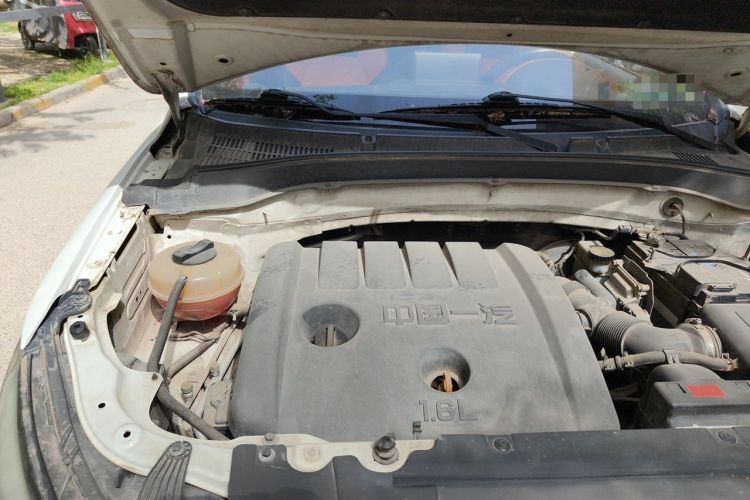 Used Bestune X40 2017 1.6L Manual Prestige Edition Engine Bay Right