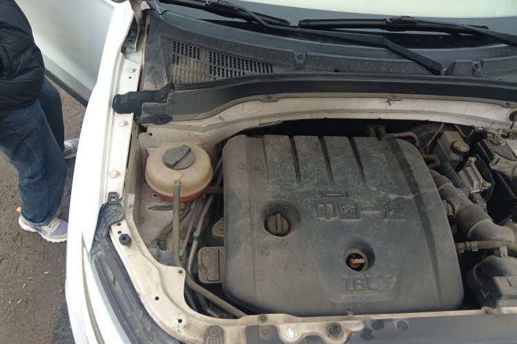 Used Bestune X40 2017 1.6L Automatic Prestige Edition Engine Bay Right