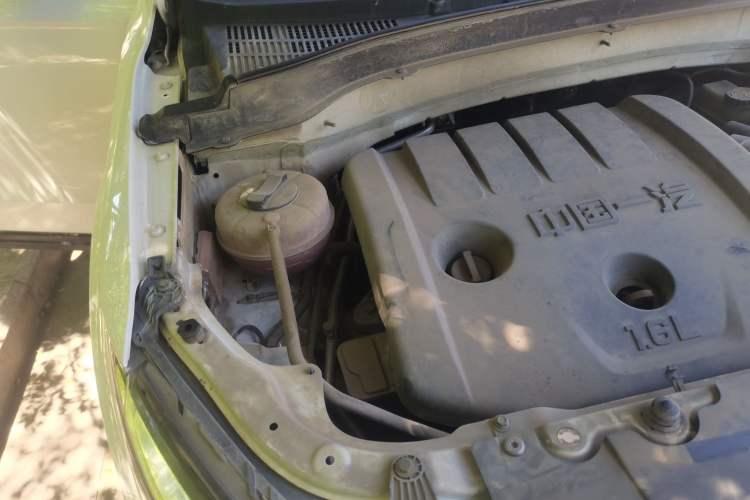 Used Bestune X40 2017 1.6L Manual Luxury Edition Engine Bay Right