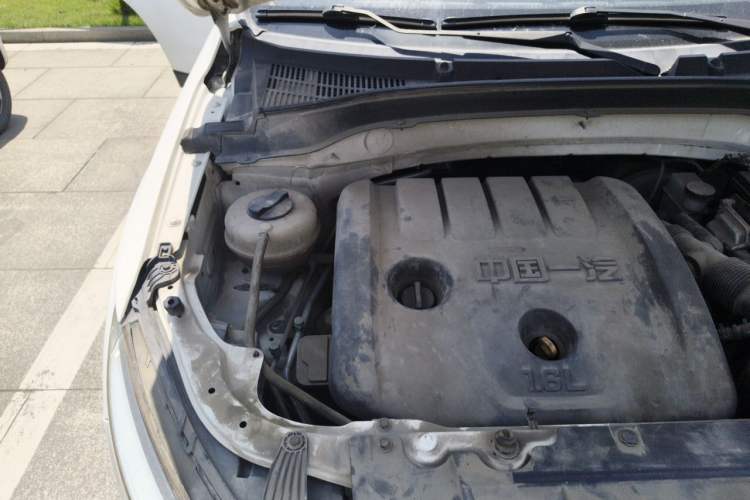 Used Bestune X40 2017 1.6L Manual Luxury Edition Engine Bay Right