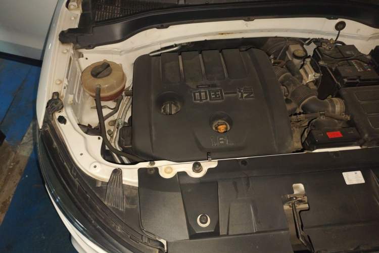 Used Bestune X40 2017 1.6L Automatic Prestige Edition Engine Bay Right