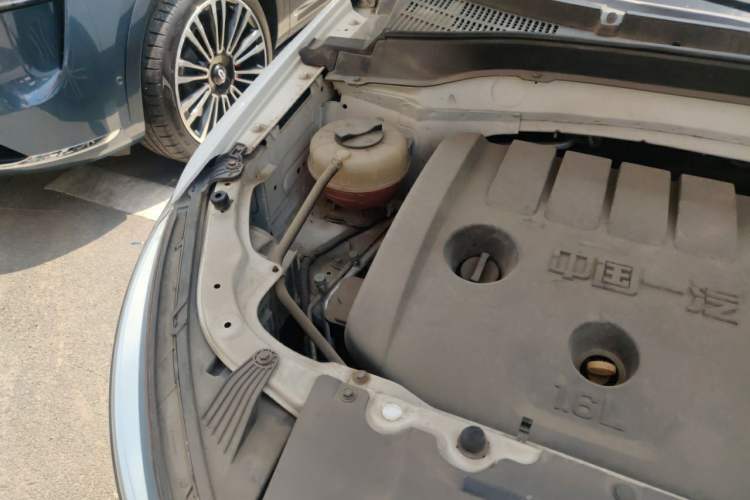 Used Bestune X40 2017 1.6L Manual Luxury Edition Engine Bay Right