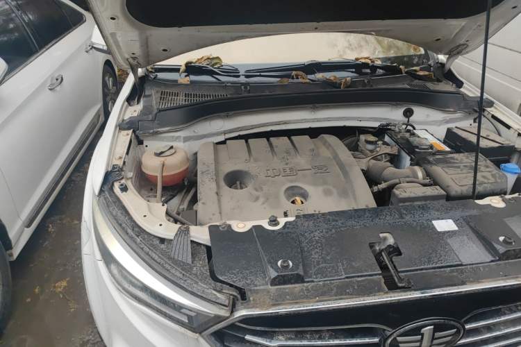 Used Bestune X40 2017 1.6L Manual Luxury Edition Engine Bay Right