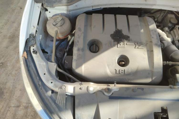 Used Bestune X40 2017 1.6L Automatic Prestige Edition Engine Bay Right