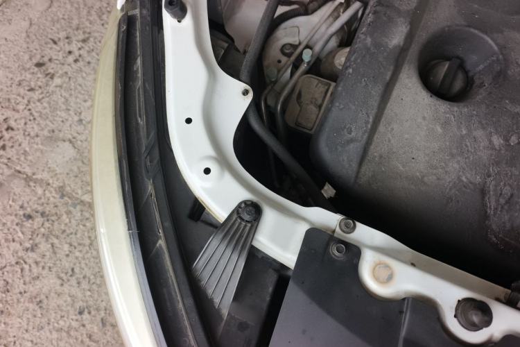 Used Bestune X40 2017 1.6L Manual Prestige Edition Engine Bay Right