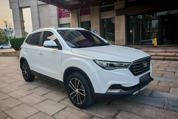 Used Bestune X40 2017 1.6L Automatic Luxury Model Exterior 2