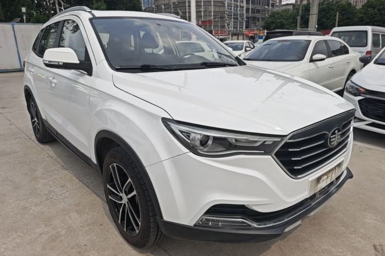 Used Bestune X40 2017 1.6L Automatic Prestige Edition Front Right 45 Deg