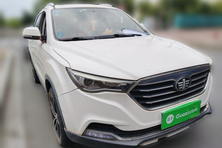 Used Bestune X40 2017 1.6L Manual Luxury Edition Front Right 45 Deg