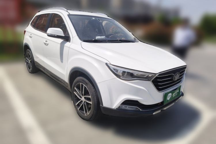 Used Bestune X40 2017 1.6L Manual Luxury Edition Front Right 45 Deg