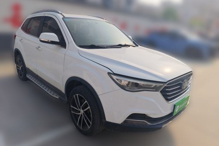 Used Bestune X40 2017 1.6L Manual Prestige Edition Front Right 45 Deg