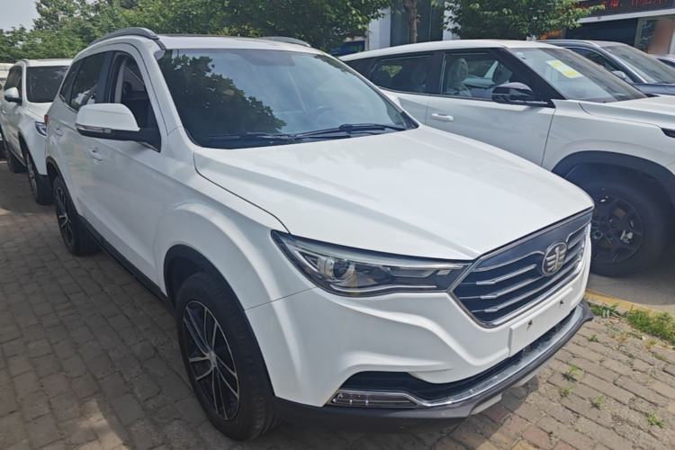 Used Bestune X40 2017 1.6L Automatic Luxury Model Front Right 45 Deg