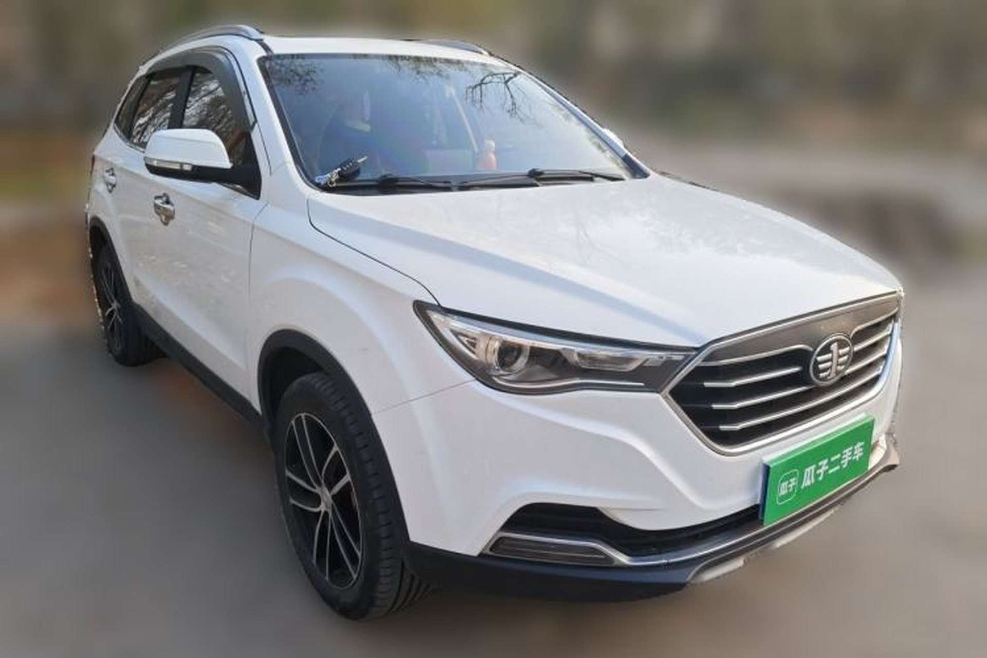 Used Bestune X40 2017 1.6L Manual Luxury Edition Front Right 45 Deg