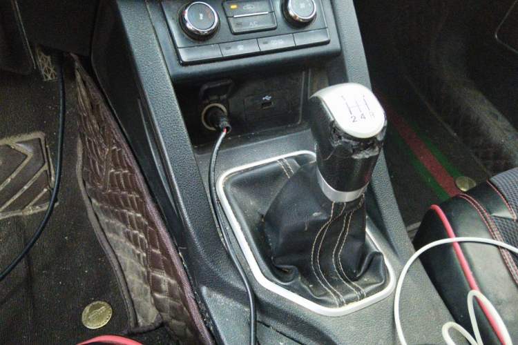Used Bestune X40 2017 1.6L Manual Luxury Edition Gear Lever