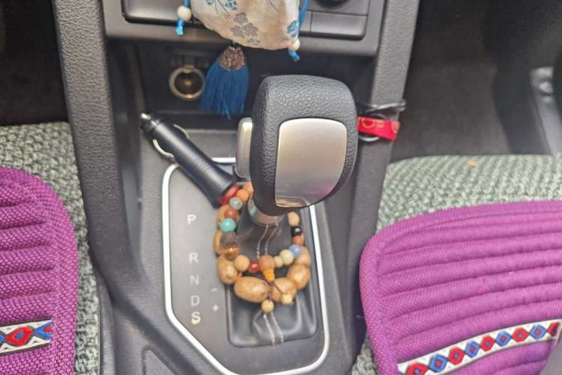 Used Bestune X40 2017 1.6L Automatic Connected Smart Cool Edition Gear Lever
