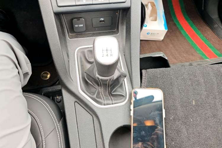 Used Bestune X40 2017 1.6L Manual Luxury Edition Gear Lever