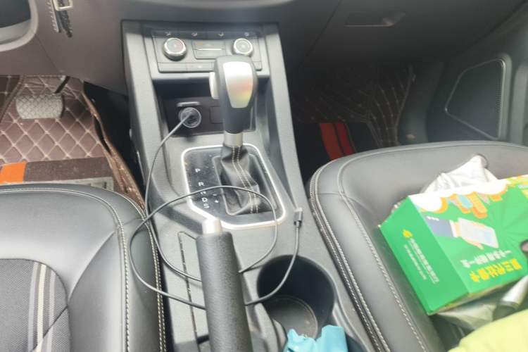 Used Bestune X40 2017 1.6L Automatic Luxury Model Gear Lever