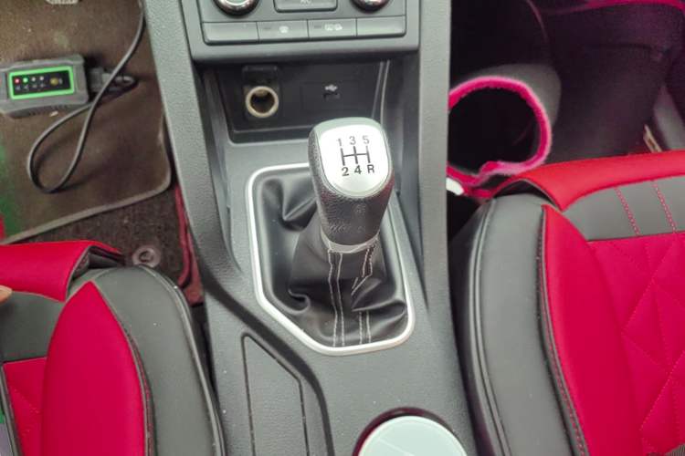 Used Bestune X40 2017 1.6L Manual Luxury Edition Gear Lever