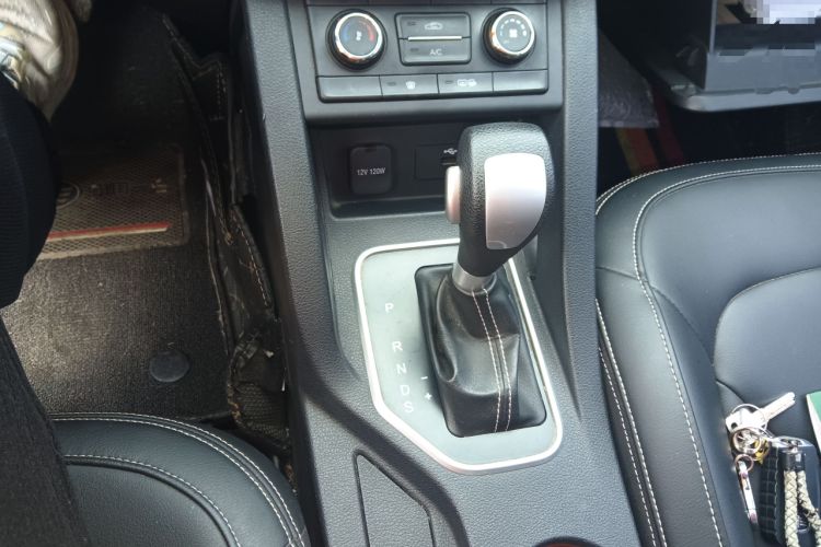 Used Bestune X40 2017 1.6L Automatic Prestige Edition Gear Lever