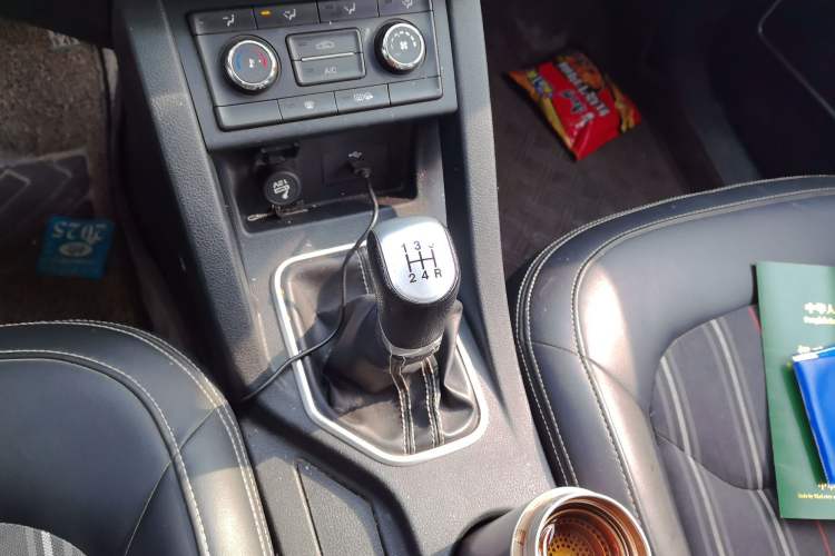Used Bestune X40 2017 1.6L Manual Luxury Edition Gear Lever
