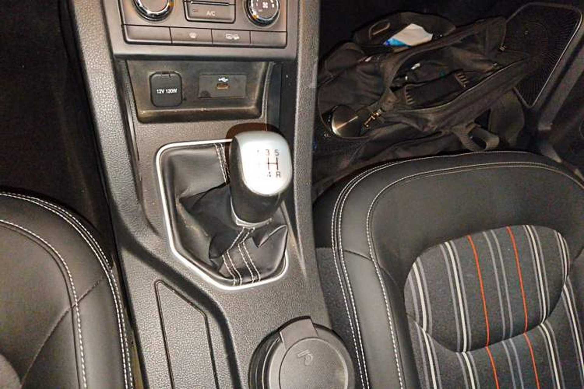 Used Bestune X40 2017 1.6L Manual Luxury Edition Gear Lever
