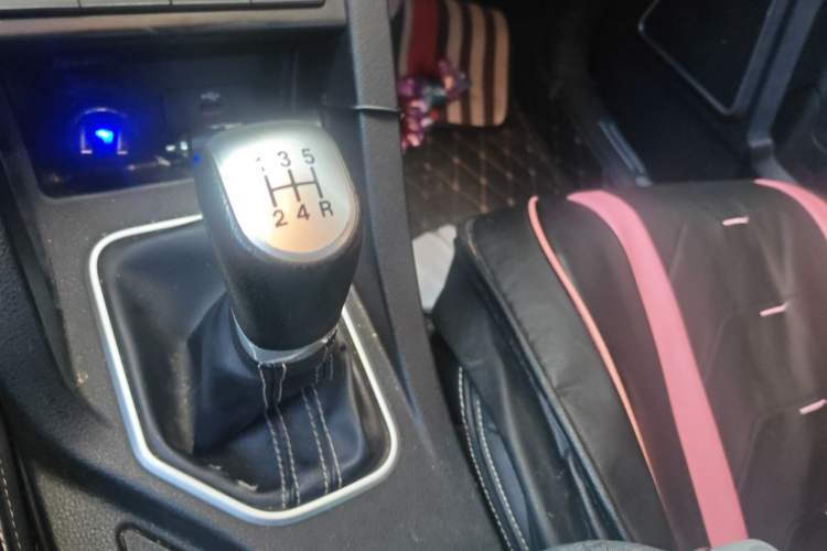 Used Bestune X40 2017 1.6L Manual Luxury Edition Gear Lever