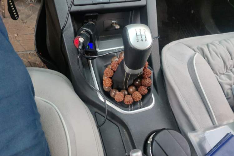 Used Bestune X40 2017 1.6L Manual Luxury Edition Gear Lever