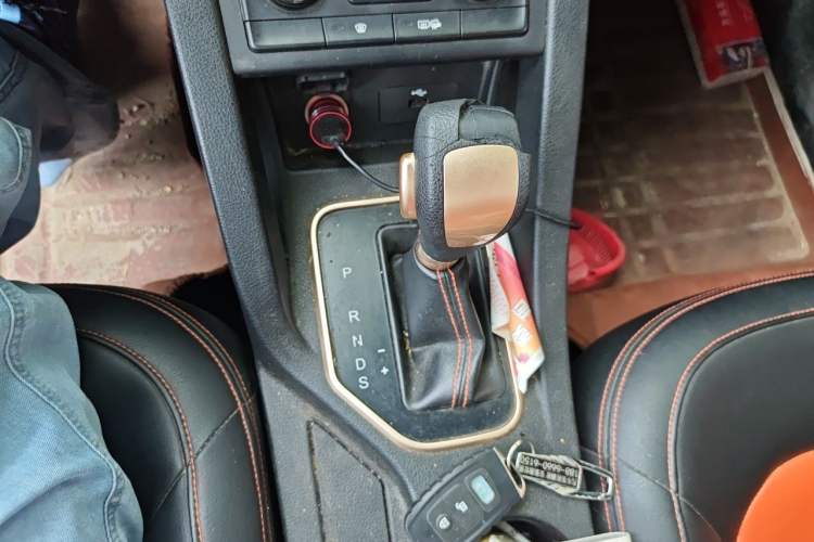 Used Bestune X40 2017 1.6L Automatic Prestige Edition Gear Lever