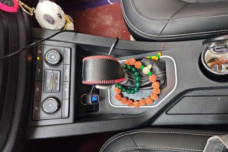 Used Bestune X40 2017 1.6L Automatic Luxury Model Gear Lever