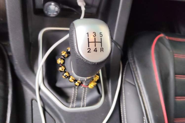 Used Bestune X40 2017 1.6L Manual Luxury Edition Gear Lever