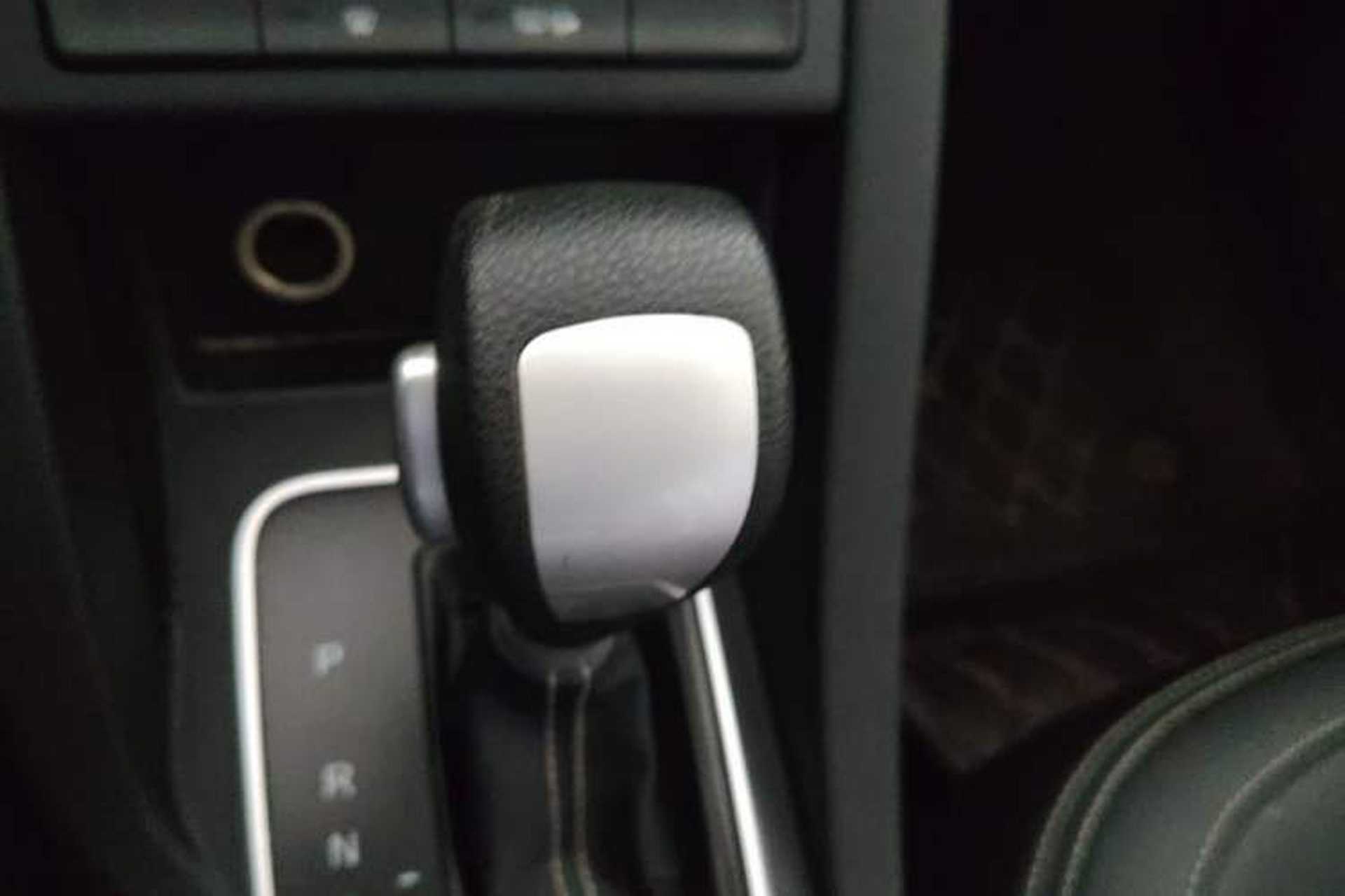 Used Bestune X40 2017 1.6L Automatic Luxury Model Gear Lever