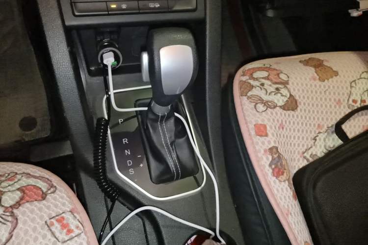 Used Bestune X40 2017 1.6L Automatic Luxury Model Gear Lever