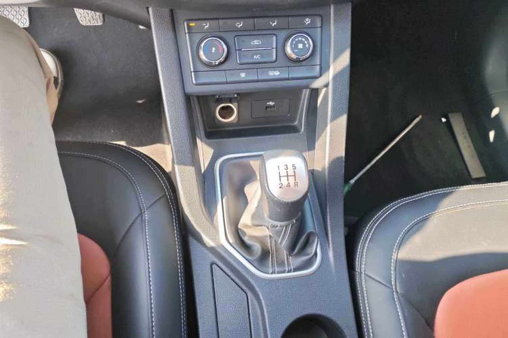 Used Bestune X40 2017 1.6L Manual Luxury Edition Gear Lever