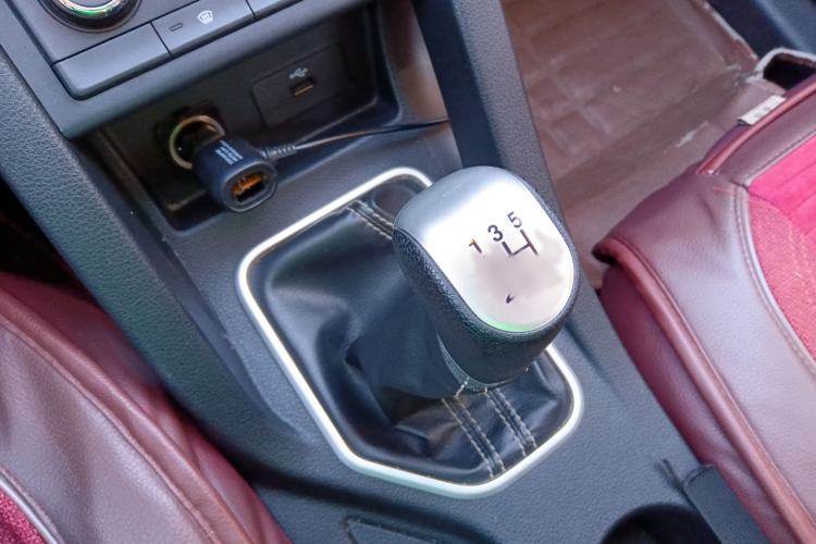 Used Bestune X40 2017 1.6L manual transmission technology version Gear Lever