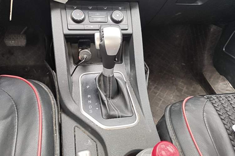 Used Bestune X40 2017 1.6L Automatic Luxury Model Gear Lever