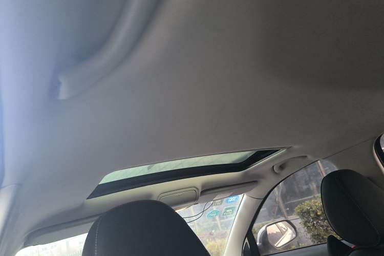 Used Bestune X40 2017 1.6L Automatic Prestige Edition Headliner