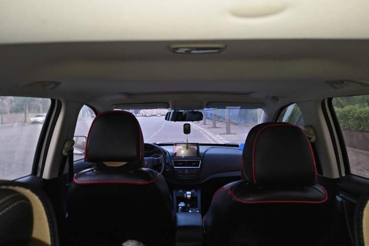Used Bestune X40 2017 1.6L Automatic Luxury Model Headliner