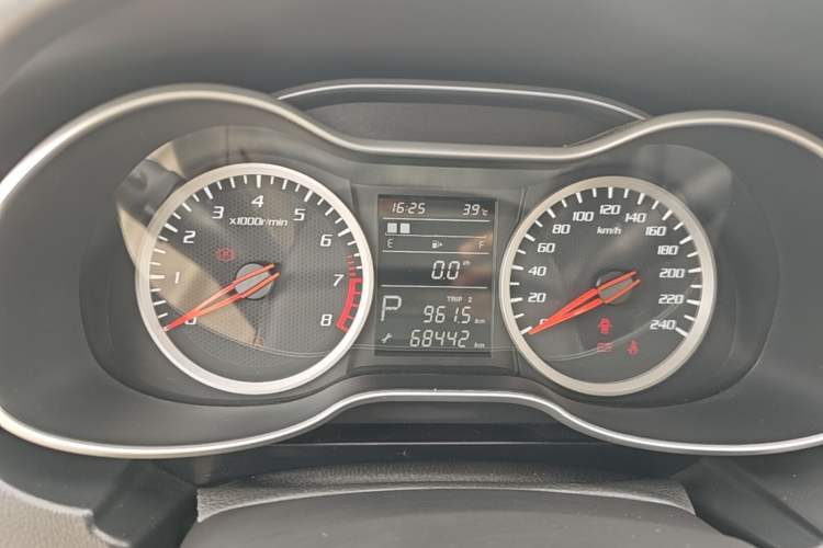 Used Bestune X40 2017 1.6L Automatic Prestige Edition Instrument Cluster