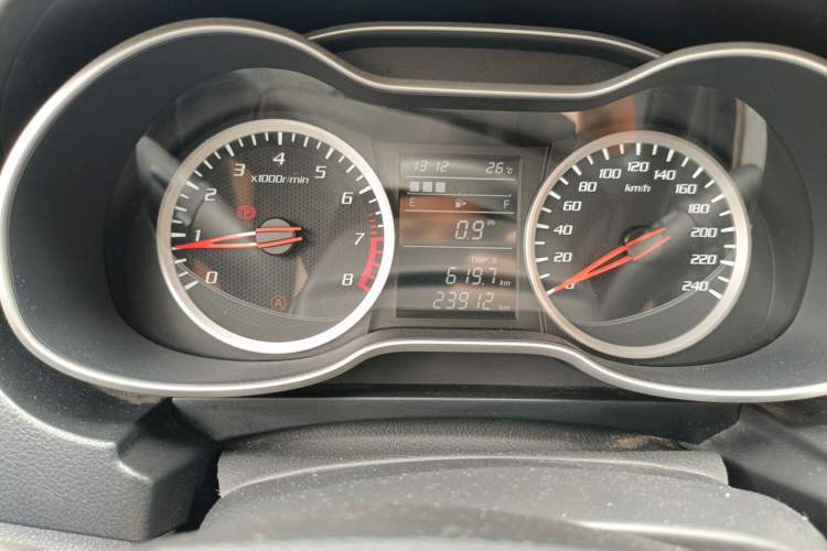 Used Bestune X40 2017 1.6L manual Comfort trim level Instrument Cluster