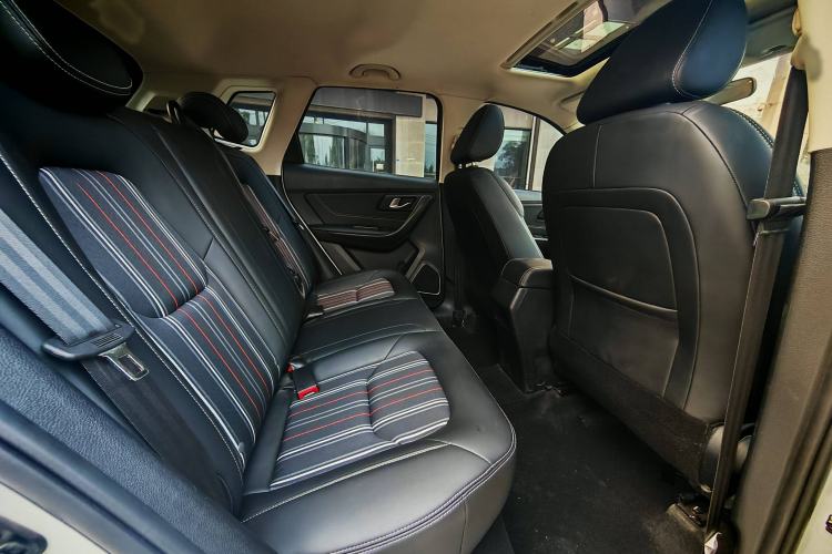 Used Bestune X40 2017 1.6L Automatic Luxury Model Interior 1