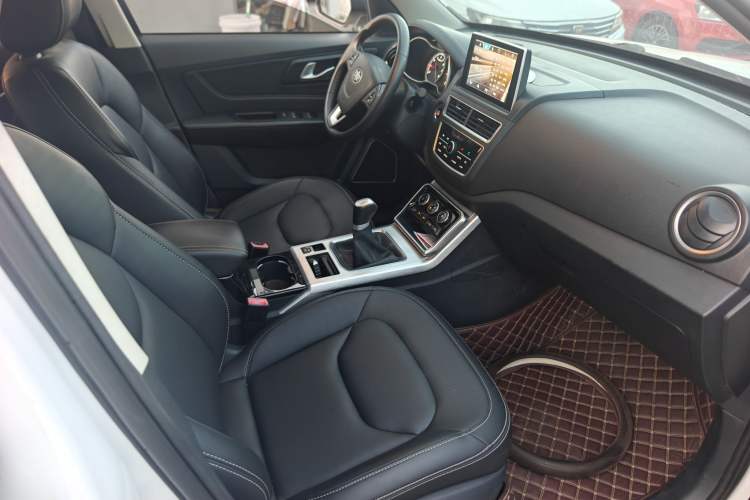 Used Bestune X40 2017 1.6L Automatic Prestige Edition Interior 2