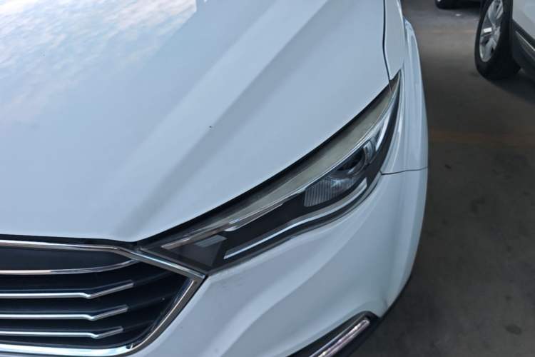 Used Bestune X40 2017 1.6L Automatic Prestige Edition Left Front Headlight