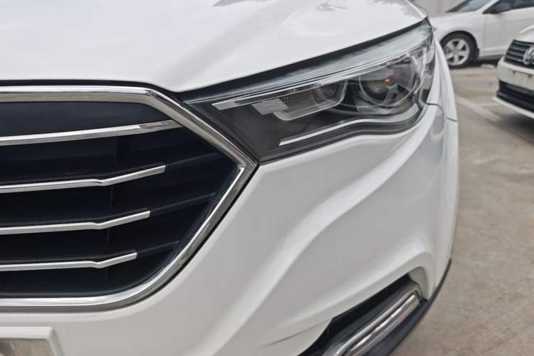 Used Bestune X40 2017 1.6L Automatic Prestige Edition Left Front Headlight