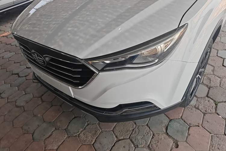 Used Bestune X40 2017 1.6L Automatic Prestige Edition Left Front Headlight