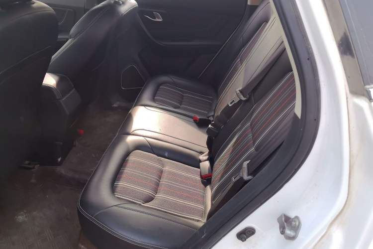 Used Bestune X40 2017 1.6L Manual Luxury Edition Left Rear Seat