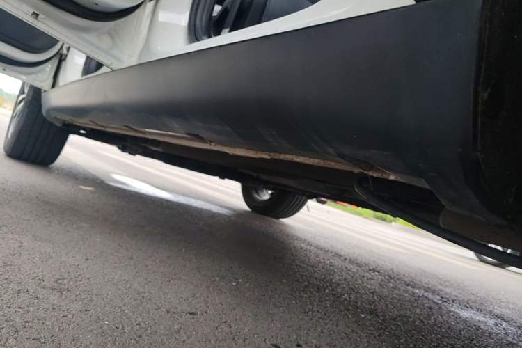 Used Bestune X40 2017 1.6L Automatic Luxury Model Left Side Sill