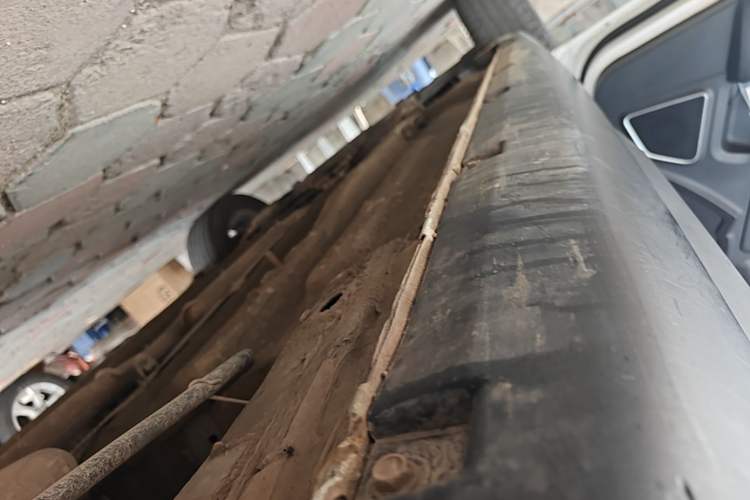 Used Bestune X40 2017 1.6L Automatic Prestige Edition Left Side Sill