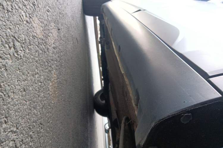 Used Bestune X40 2017 1.6L Automatic Luxury Model Left Side Sill